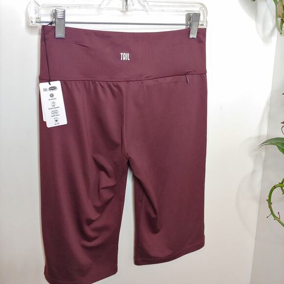 NWT Tail activewear Burgundy Capri Shorts, S - Picture 7 of 9